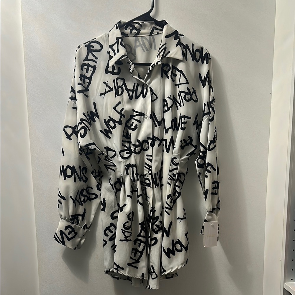 Women's Black and White Graphic Blouse
